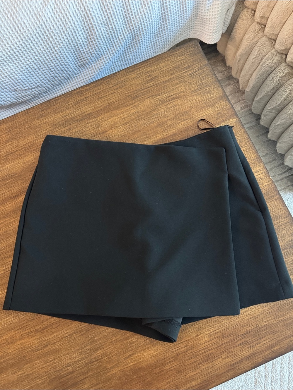 Zara solid black skort